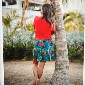 NEW WITH TAGS WOMEN’S SMALL RIPSKIRT LENGTH 1 SURF STRIPE GREENS